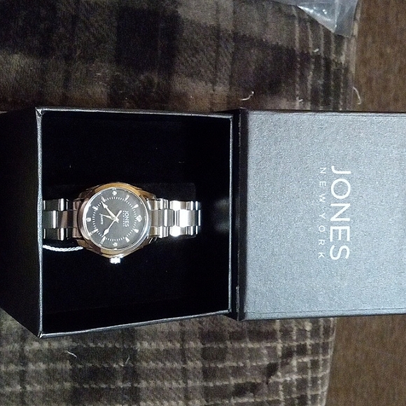 watch - Picture 1 of 2